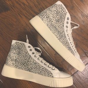 Gola Dalmatian sneakers